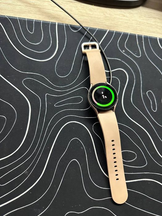 Продам новому стані смарт годинник galaxy watch 4