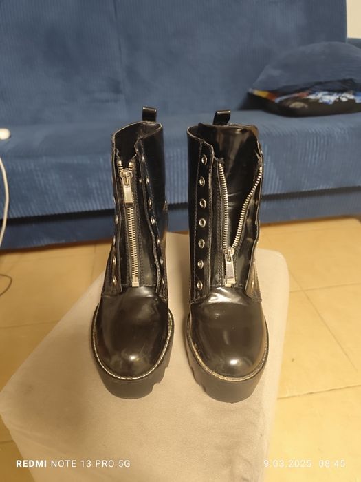 Lakierowane botki Zara