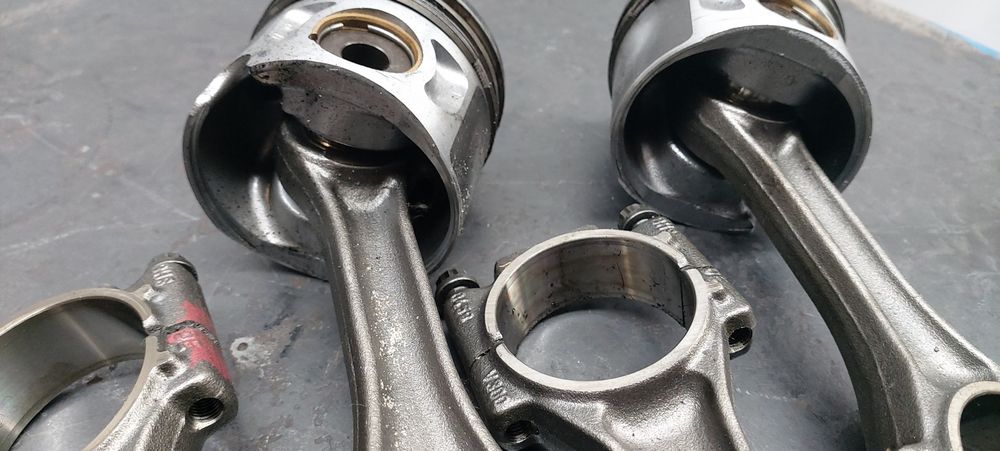 Pistão de motor AUDI A4 (8E2, B6)