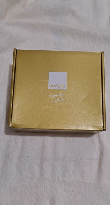 Damski zestaw w pudełku zegarek + zapach