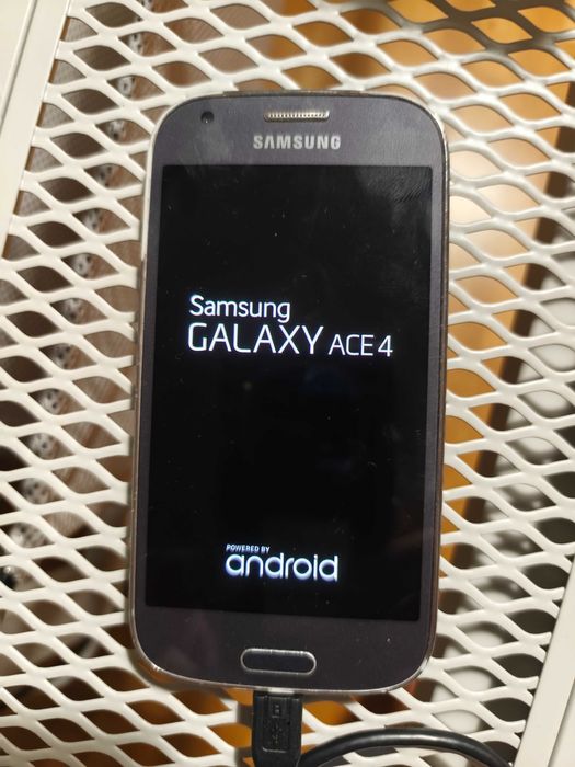 Samsung Galaxy Ace4 em razoável estado