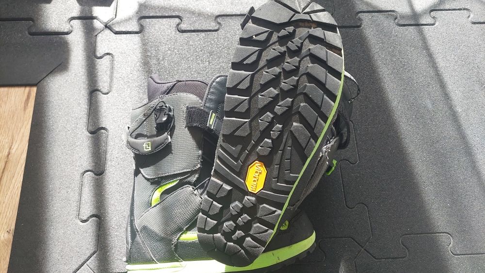 Buty vibram splitboard / snowboard pod raki Deeluxe Spark XV 43
