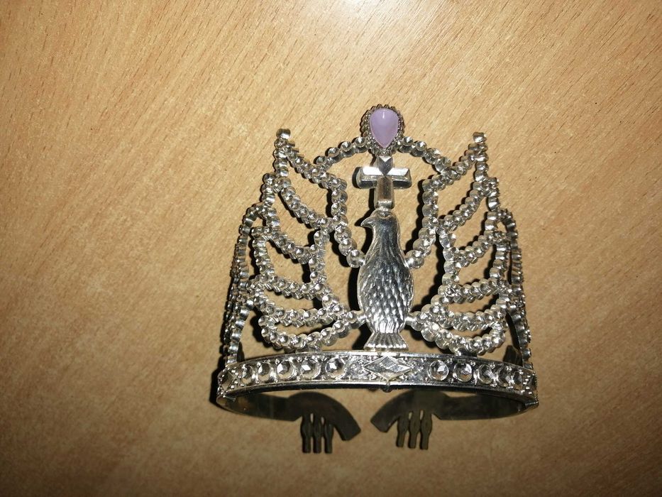 Корона / тіара / діадема пластикова 75 грн.