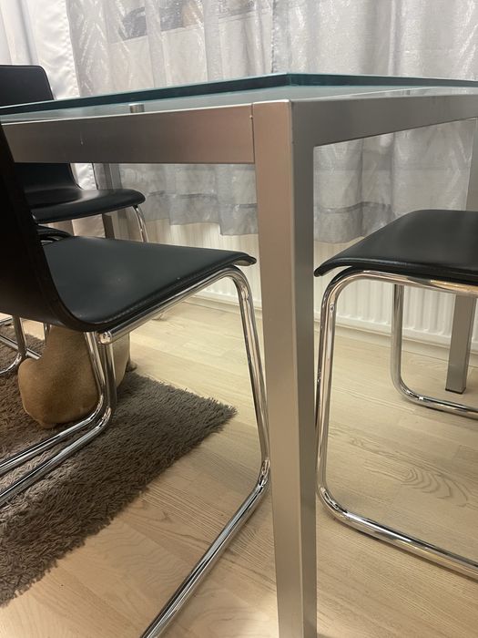 Стіл кухонний скляний