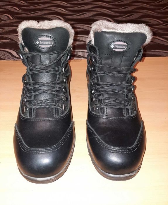 Продам кроссовки