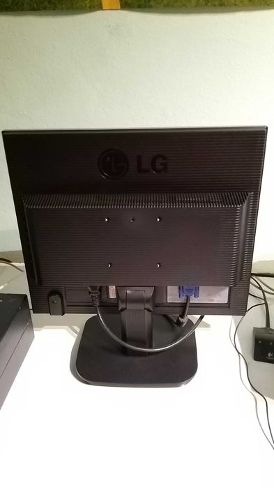 monitor Flatron L1718S