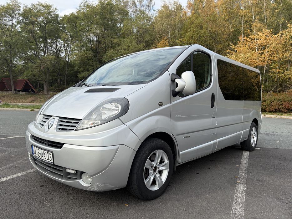Renault Trafic oryginalny Black Edition L2H1 salon Polska 9 osób