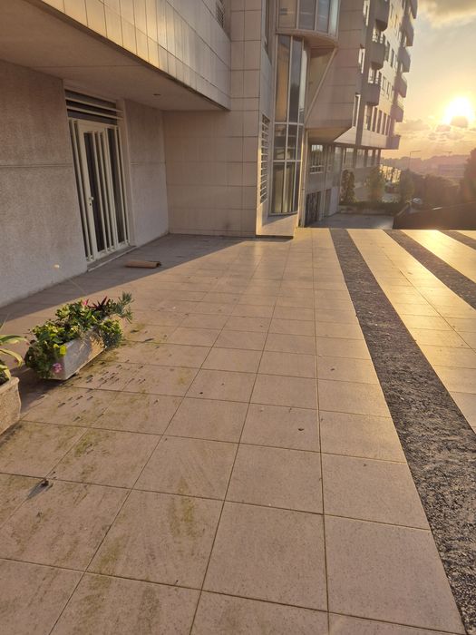 Arrecadação / mini armazém/ box/ arrumos rua Diogo de Silves