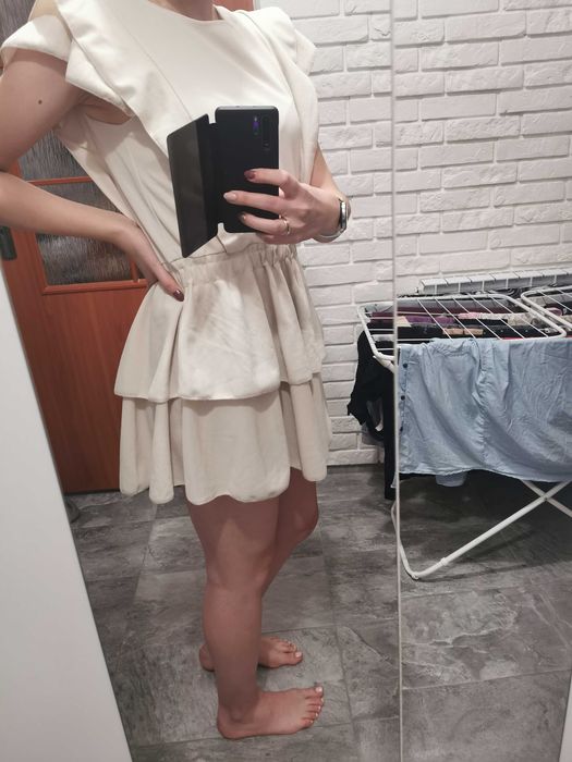 Nowa sukienka z falbankami