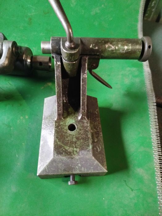 stary osprzet do szlifierki narzedziowej