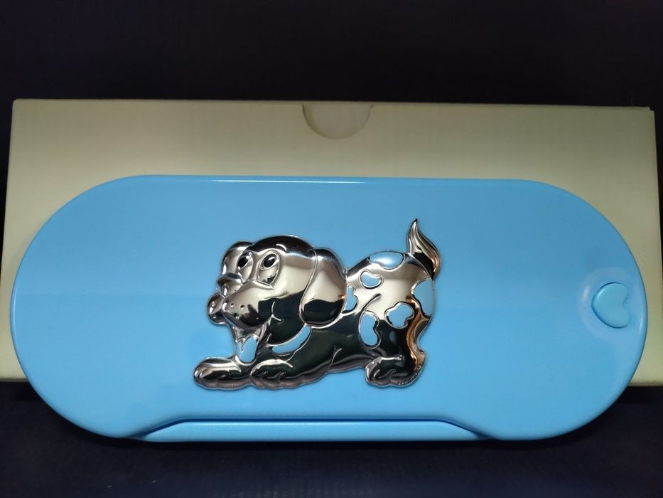 Talheres infantis com oferta boneco decorativo