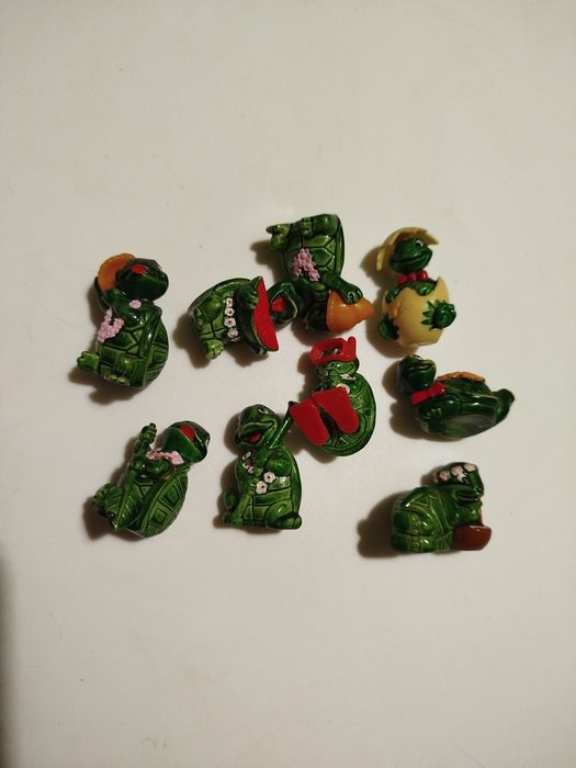 Іграшки кіндер лотом