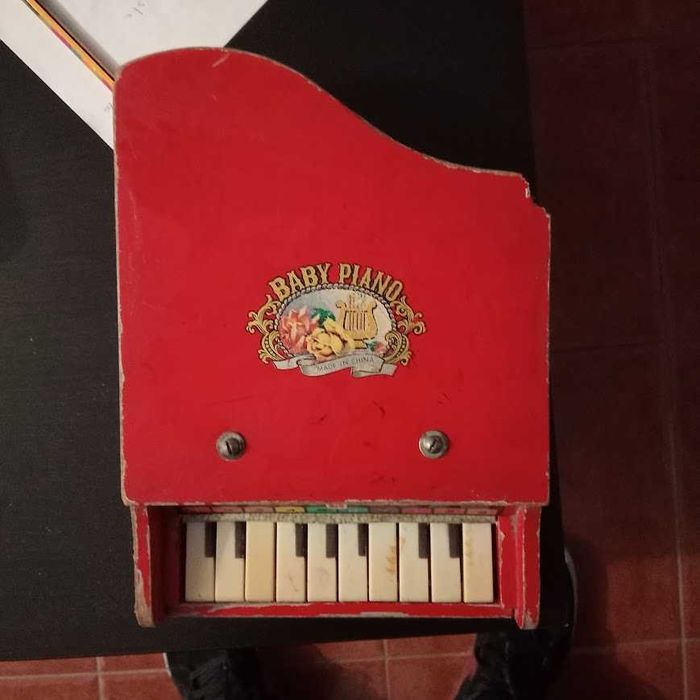 Piano de Bebé antigo