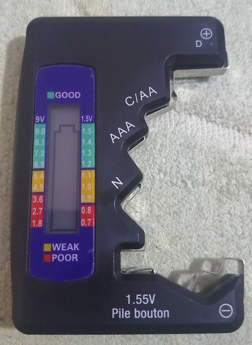 Универсальный цифровой тестер батареек/аккумуляторов LCD-BT886