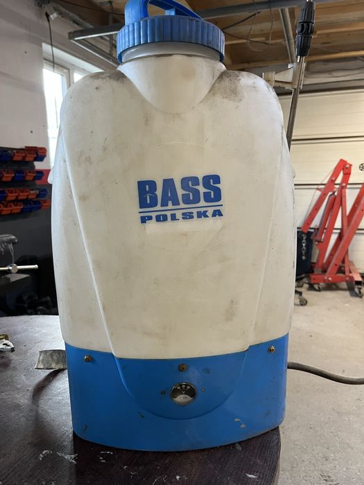 Opryskiwacz na akumulator brak ladowarki