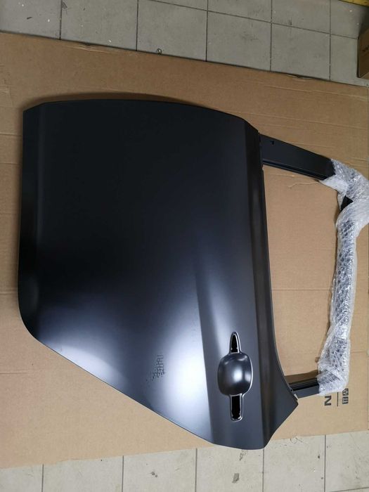 Дверь передняя, задняя Nissan Leaf 2018, 2019, 2020,2021 Ниссан лиф