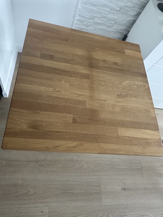 Stół  na jednej nodze