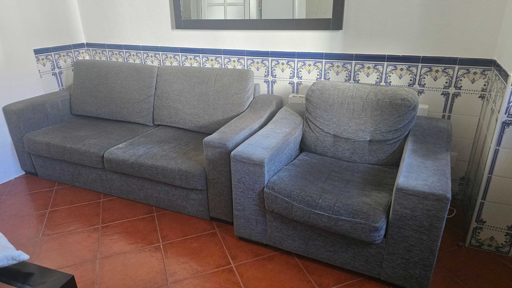 Vendo conjunto de sofá e cadeirão