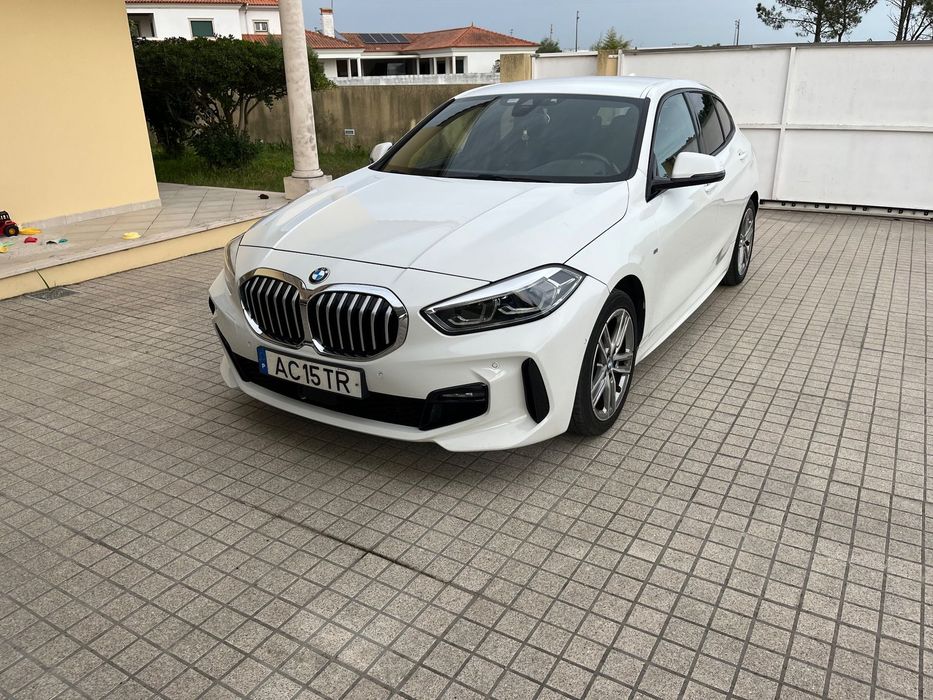 BMW 116 d Pack Desportivo M Auto foto 2