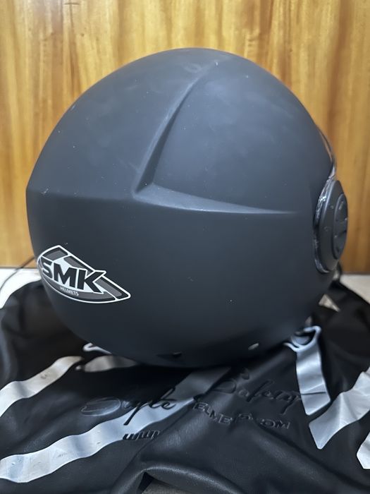Capacete SMK novo