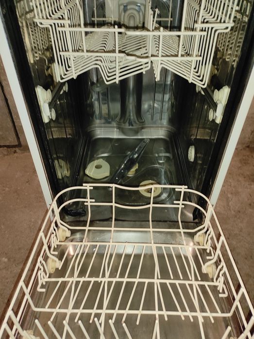 Посудомийна машинка Candy CSF 4590