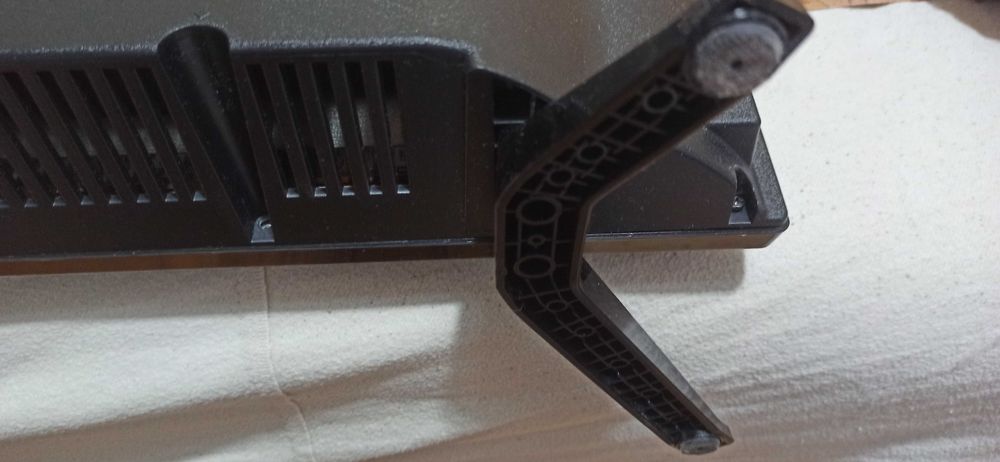 LED телевізор ERGO 43".Модель:LED 43CU6550AK на запчастини в Ужгороді