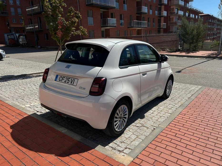 Fiat 500e 100% elétrico, versão de 23,8 kWh, em excelente estado geral/ muito económico foto 3