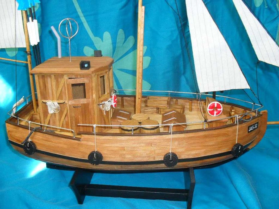 Ręcznie robiony model kutra rybackiego KUTER RYBACKI JAS-32 żaglowiec