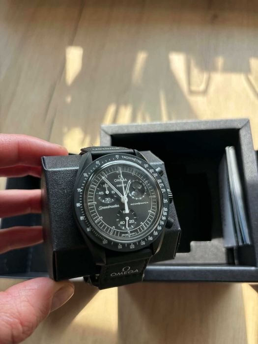 Omega x Swatch Moonswatch Mission to the Moonphase Snoopy New Moon