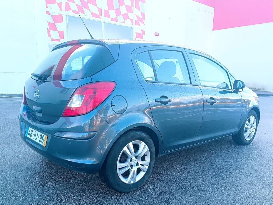 Opel Corsa 2010 com 94mil km