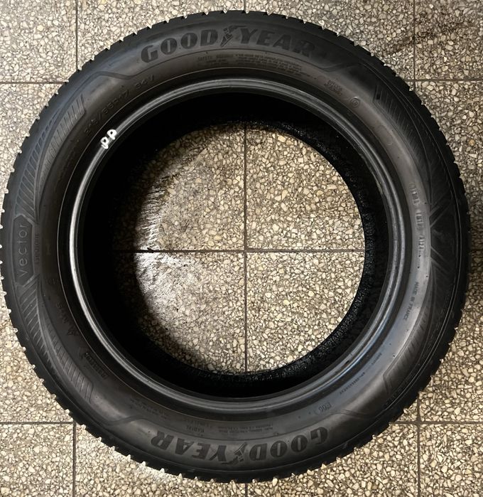 4x Opony Goodyear 215/55R17 94v