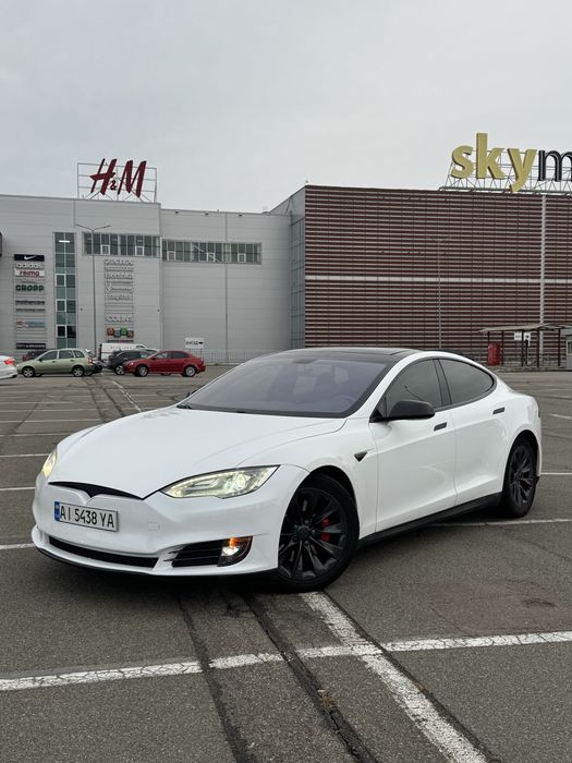 Tesla Model S P85