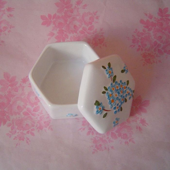 Utensílios para casa e peças decorativas desde...