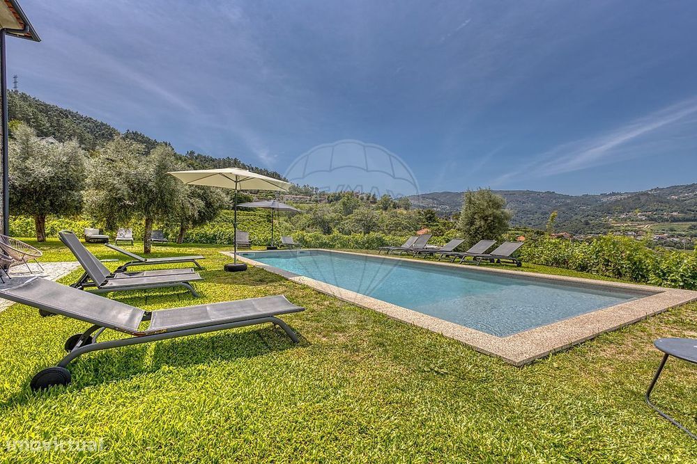 T13 Country Estate for Sale