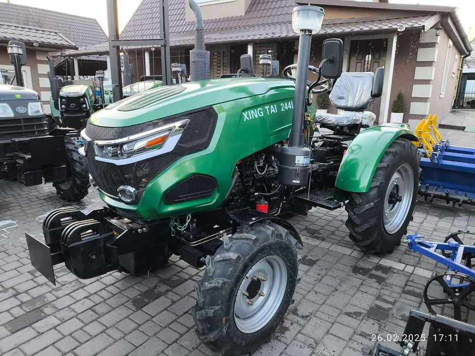 Трактор Сінтай 244L