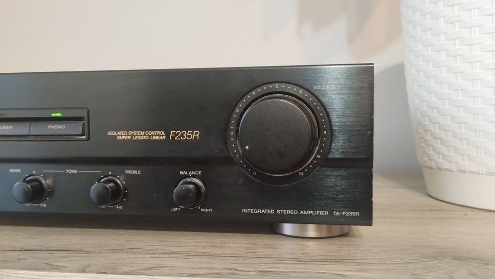 Sony F235 R wzmacniacz
