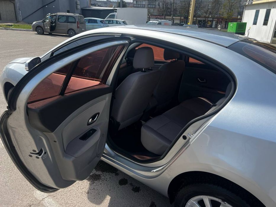 Рено fluence 1.6 бензин механіка 6 ст