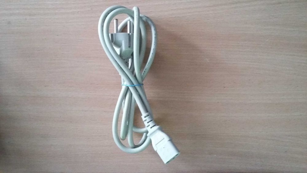 Кабель  питания 220 В белый