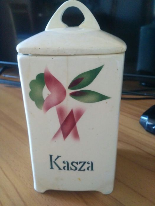 Zabytkowy pojemnik na kaszę z lat 50-tych