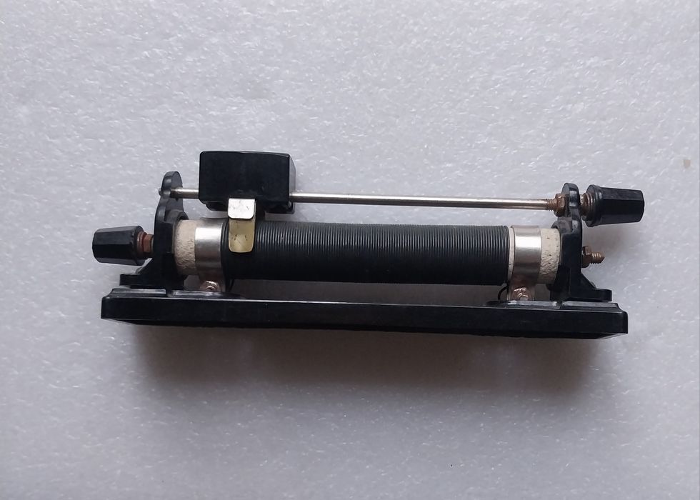 Реостат для регулювання опору 6 ом.