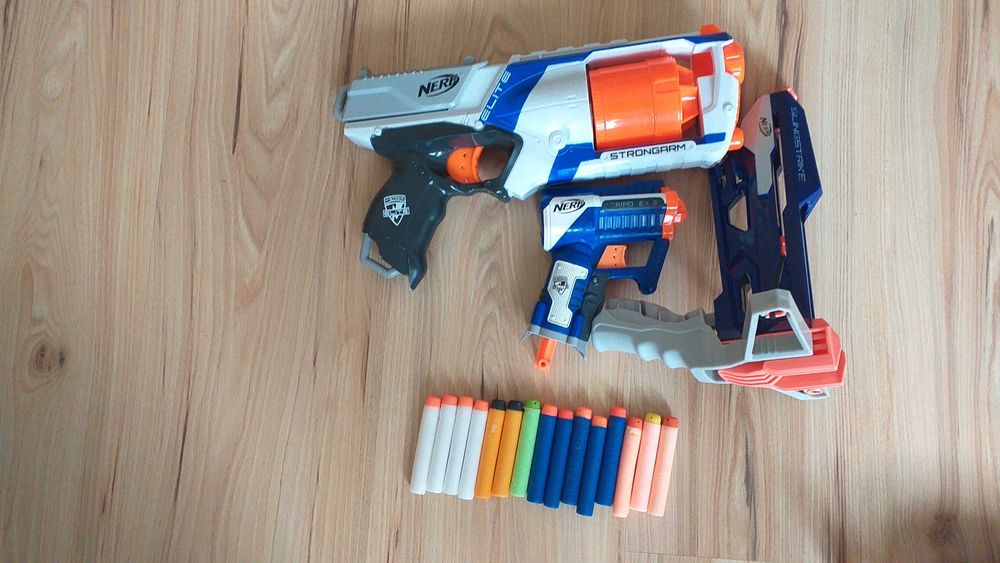 Zestaw nerf sling Strike , Strong Arm, Triao X3 Elite, 15 strzałek