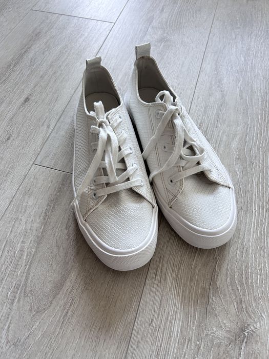 Белые кеды Bershka 39 размер