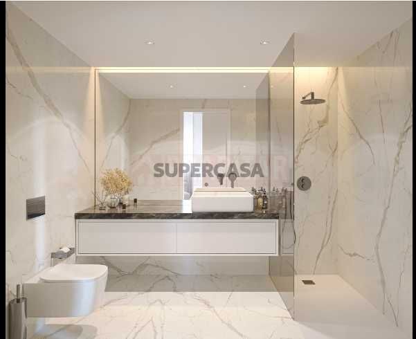 Apartamento T3 à arrenda e venda em Santo António dos Olivais