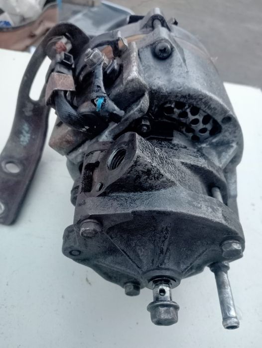 Генератор дизельного автомобіля Ford Transit