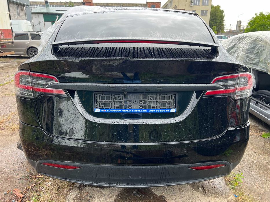 Комплект в зборі ляда кришка багажника бампер підсилювач фари зад Tesla X PBSB PMSS PMBL