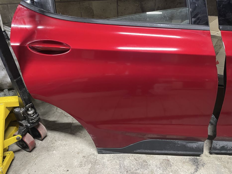 Двери передние и задние правые на Chevrolet bolt EV 2023