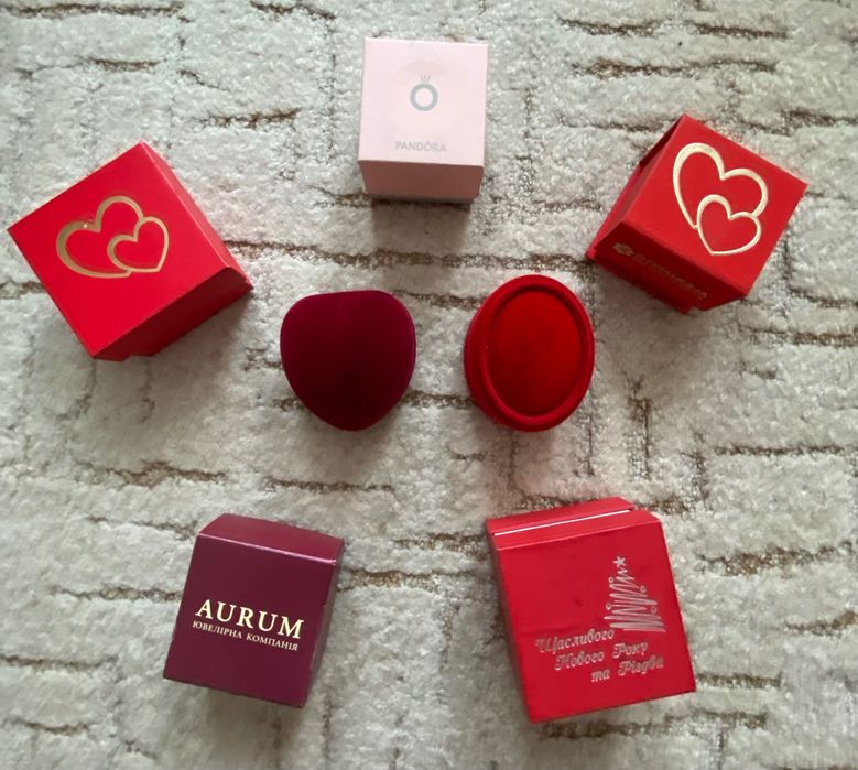 Бархатная коробка для украшений/коробочка для кольца