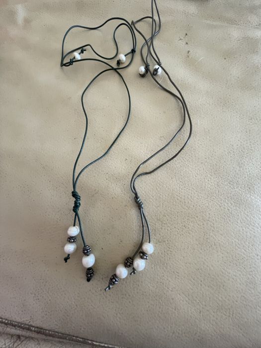 Colares e pulseiras Stone couro e pérolas ou pedras