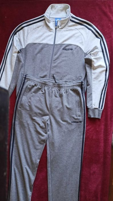 Спортивный костюм "adidas" размер L