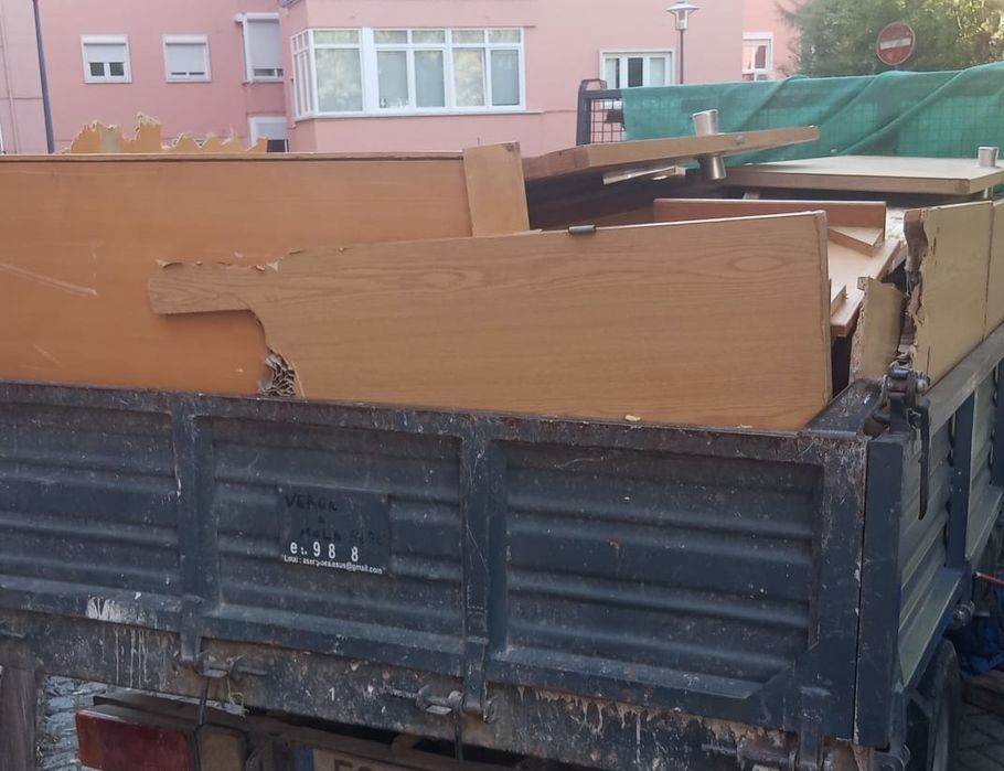 CONTENTORES e CARRINHAS para recolha de entulho e todo o tipo de lixo